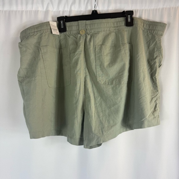 Torrid 5 Inch Pull-On Linen Blend Mid-Rise Short - Picture 8 of 10